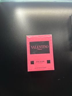 Valentino Donna Born in Roma