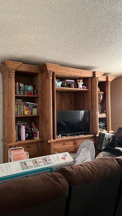 Entertainment center