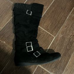 black boots 