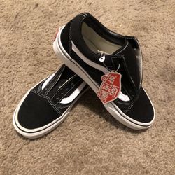 5.5 Women’s Vans 