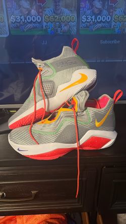 LEBRON BASKETBALL SHOES SIZE 15