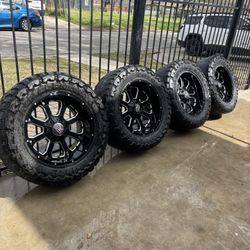 6 lug universal rims and tires 20’s 