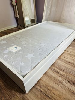 Pottery Barn Kids Trundle w/Mattress Included