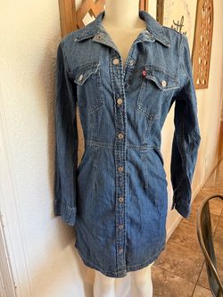 Women’s small Levi’s denim dress