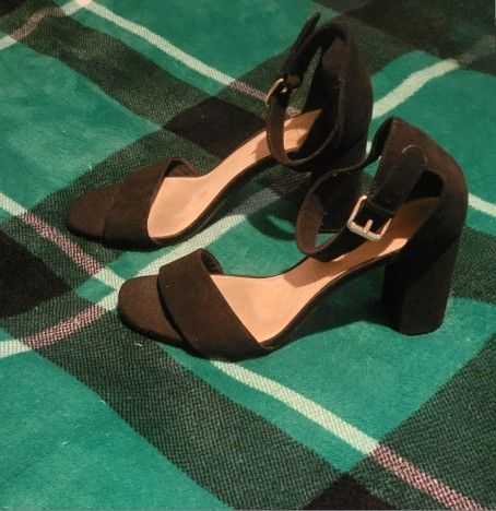 WOMENS OLD NAVY SUEDE HEELS BLACK SIZE 9.5 