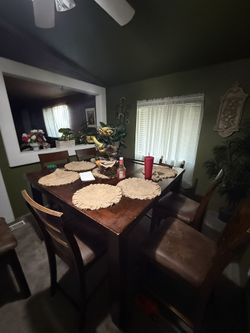 4 1/2 Ft Squared Table. 6 Chairs
