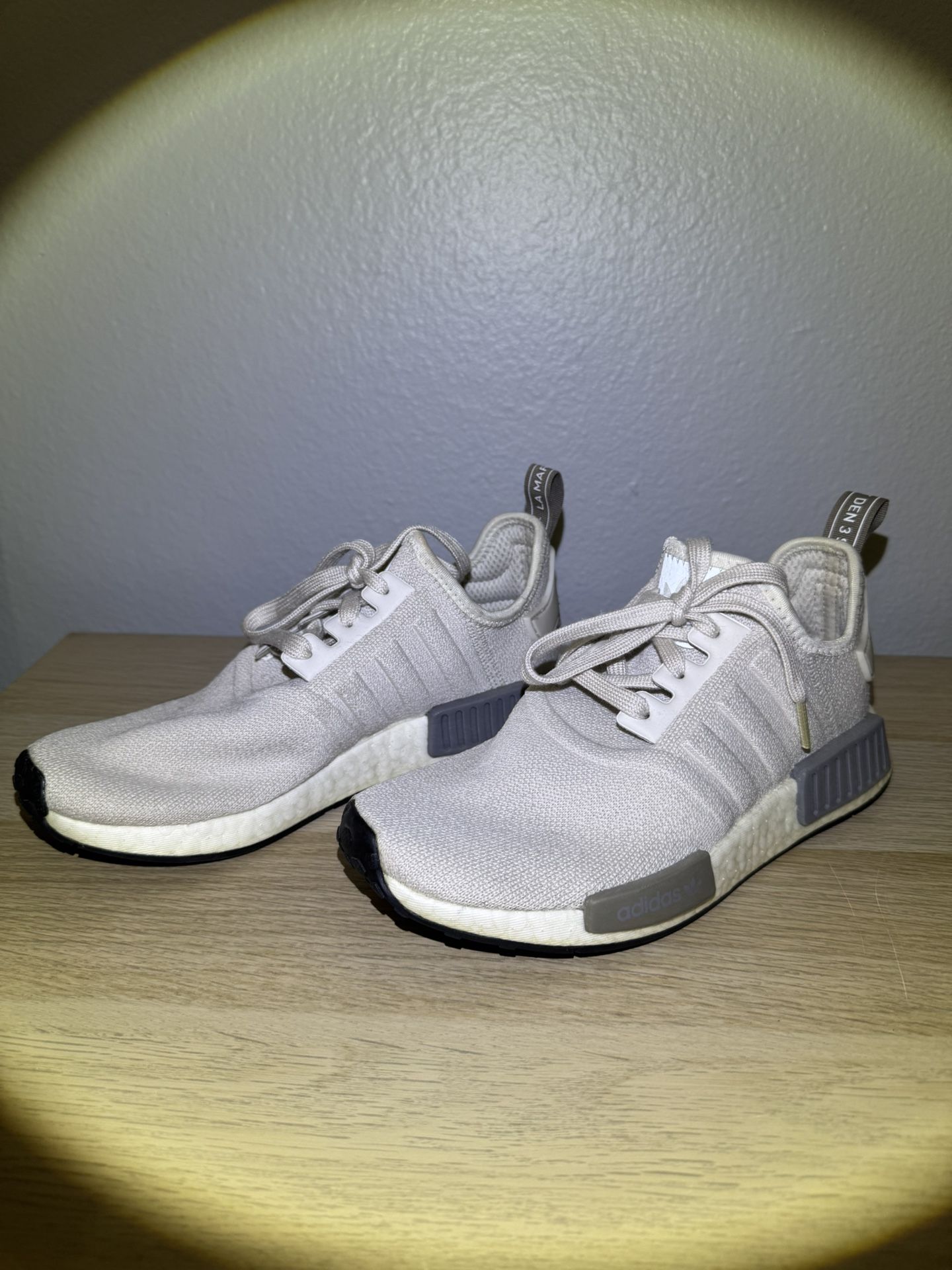 Adidas Weltmarke Mit Den 3 Streifen Shoes - Women’s Size 7.5