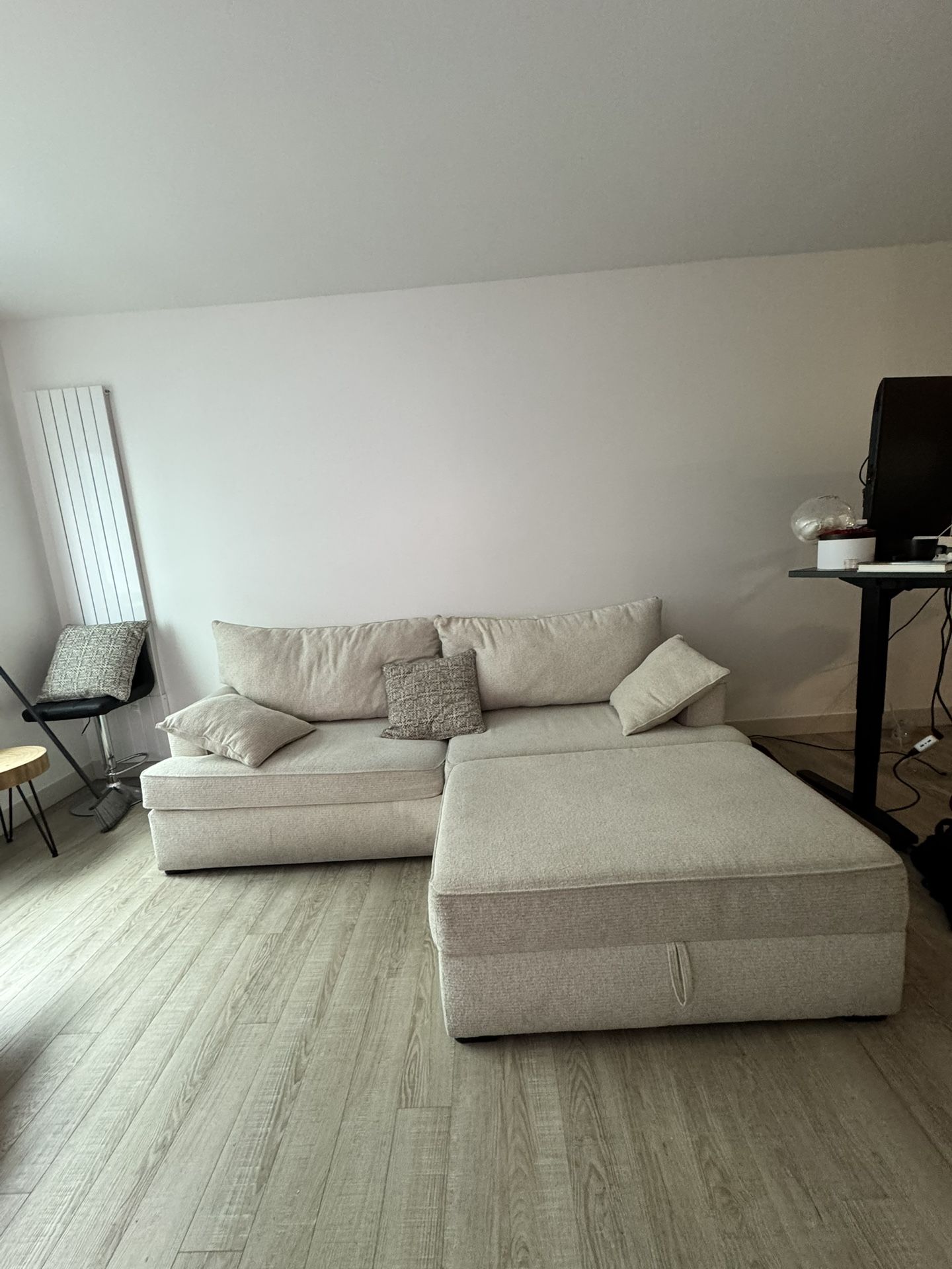 Belinha II 95” Opal-White Sofa + Storage Ottoman – Reversible Cushions, Track Arms