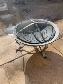 Backyard fire pit