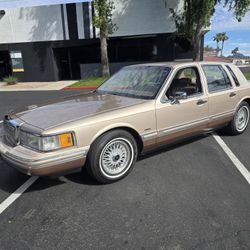 1992 Lincoln Town Car Cartier 