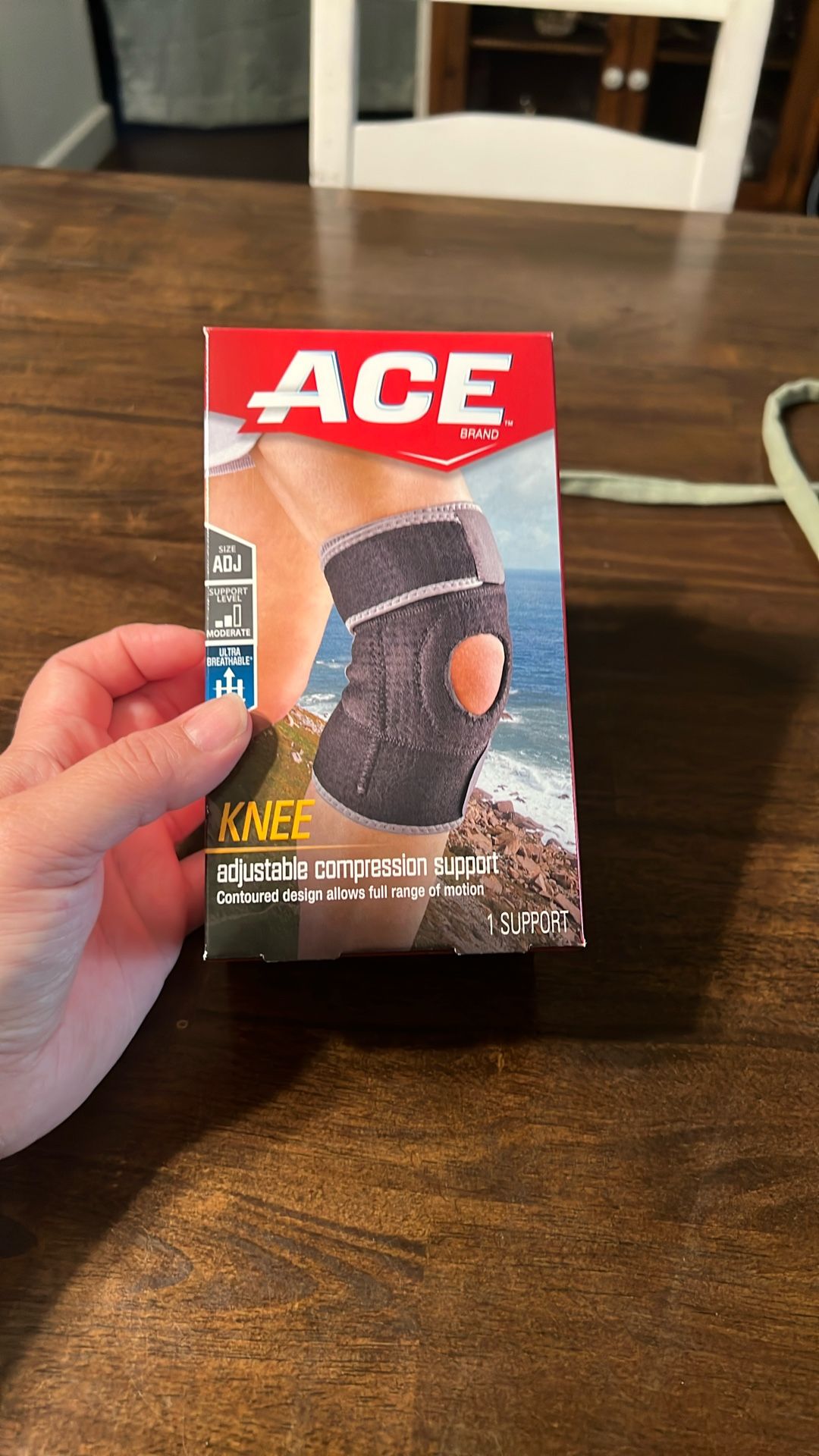 Knee brace for left or right knee