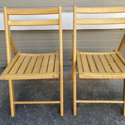 2 Wooden Folding Chairs – Solid Wood