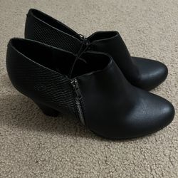 new women’s shoes (size 11) $5