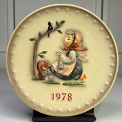 M.J. Hummel Happy Pastime 1978 Annual Plate, 8th Edition Germany Collectible