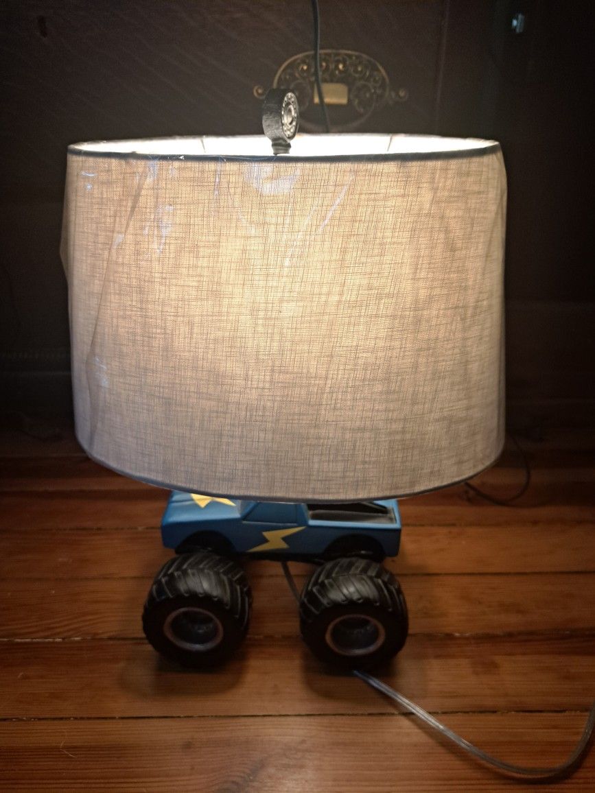 Heavy Truck Table Lamp