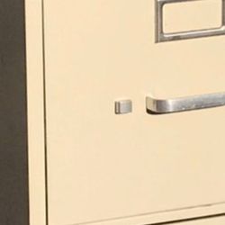 METAL FILING CABINET IN GOOD CONDITION