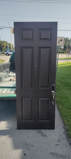 Exterior fiberglass hurricane 🌀 impact 36x95 with Yale digital unlock that works need to connect to your Wi-Fi possible one bottom issue see last pho