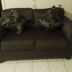 Loveseat 