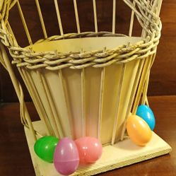 Victorian-style Wicker Funeral Basket