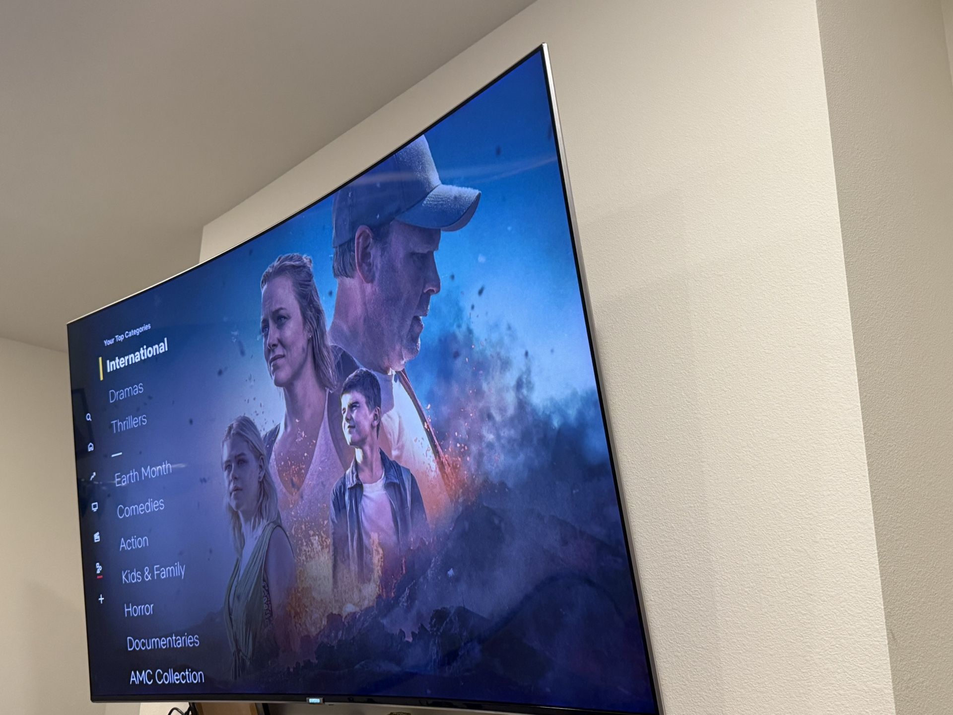 Samsung 65in smart tv curved