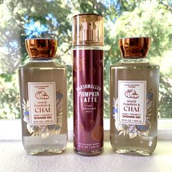 Brand New Bath & Body Works Shower Gel x 2 + Body Spray