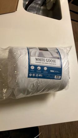 NEW Goose Down Comforter