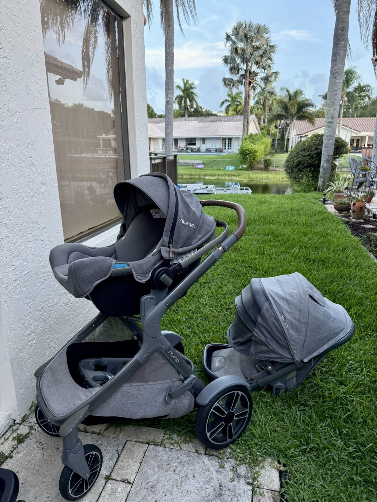 Luna Infant-Toddler Stroller With Base