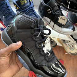 Jordan 11s 