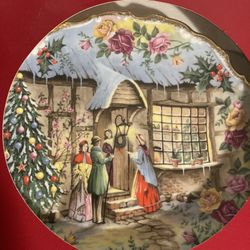 Royal Albert 1991 Old Country Rose Christmas Warmth Plate Bone China England