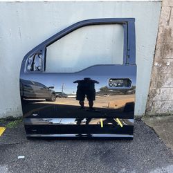 Ford f150 door driver side 15-20 ( used truck parts )