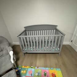 Graco convertible crib 