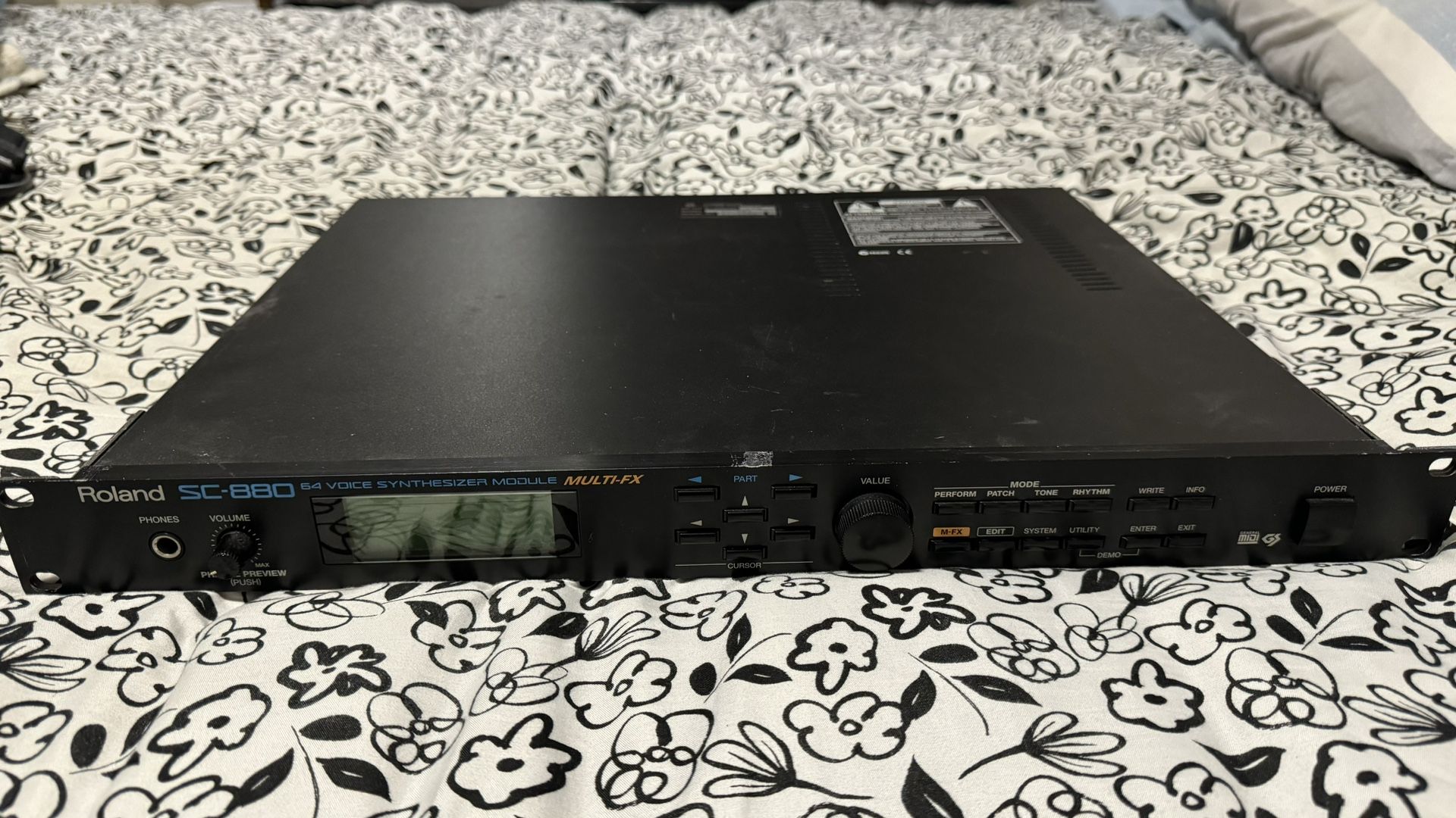 Roland SC-880