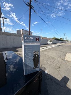 Moen Kitchen Garbge disposal