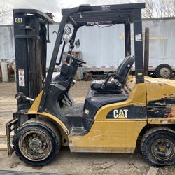 Forklift Caterpillar 6000 Lbs 
