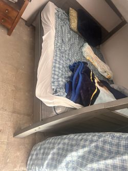 Cama Literas  Full And Twin Mattress Pretty Condition 