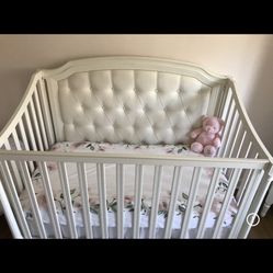 Pottery Barn Blythe 3-in-1 Crib 