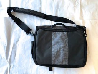 TIMBUK2 COMMAND MESSENGER BAG NWT for Sale in Las Vegas, NV - OfferUp