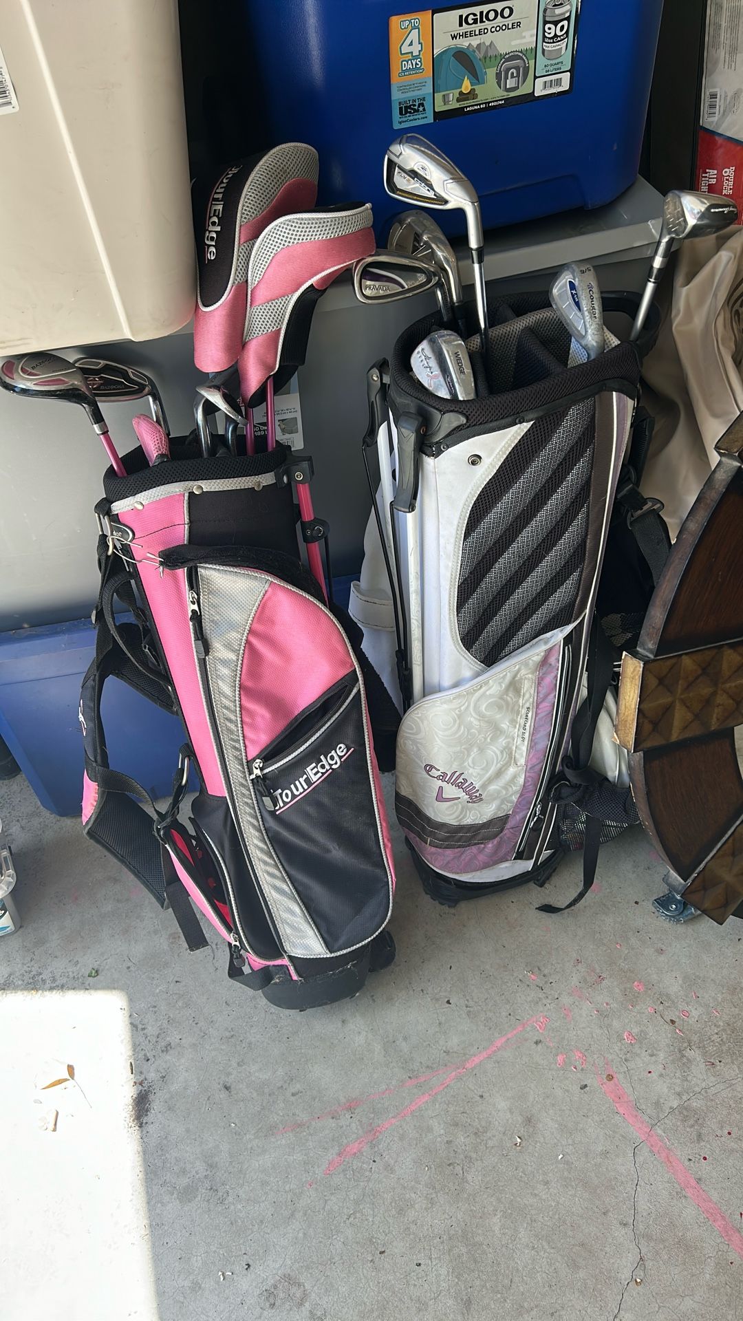 Woman’s Golf Clubs