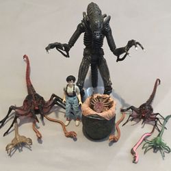 🔥Aliens Neca Toy Lot🔥