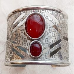 Metal Bracelet With 2 Red Stones