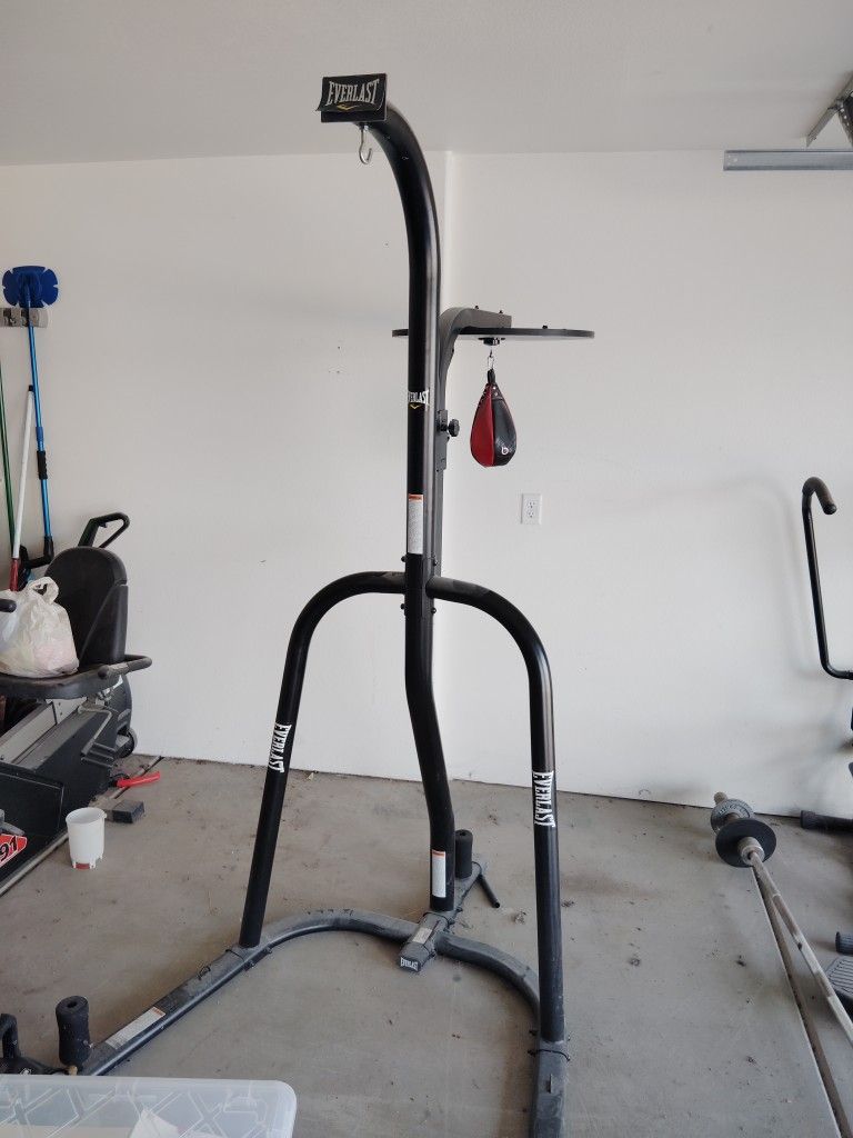 Everlast Punching Bag Stand With Speed Bag