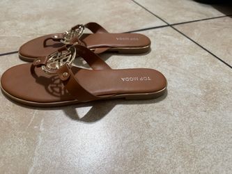 Women’s sandals size 8