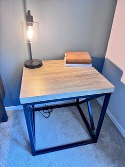 End table/night stand