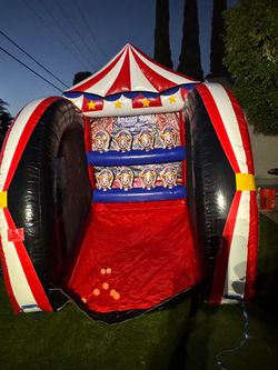 Clown carnival game