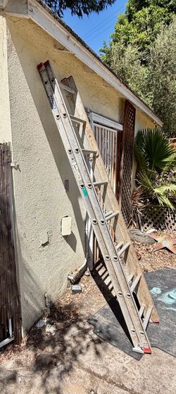 Werner D700-2 16-ft ( 15-ft Reach Height ) Aluminum Type 3 - 200 lbs. Load Capacity Extension Ladder