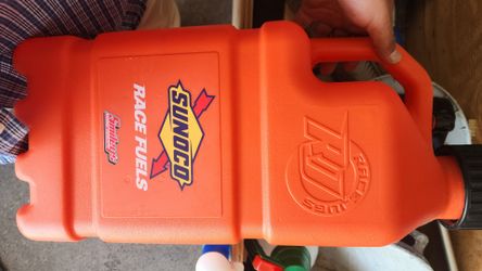 Gas conteiners 5 and 1 gallons