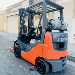 Forklift 