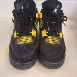 NIKE JORDAN'S SIZE 8 (USED)