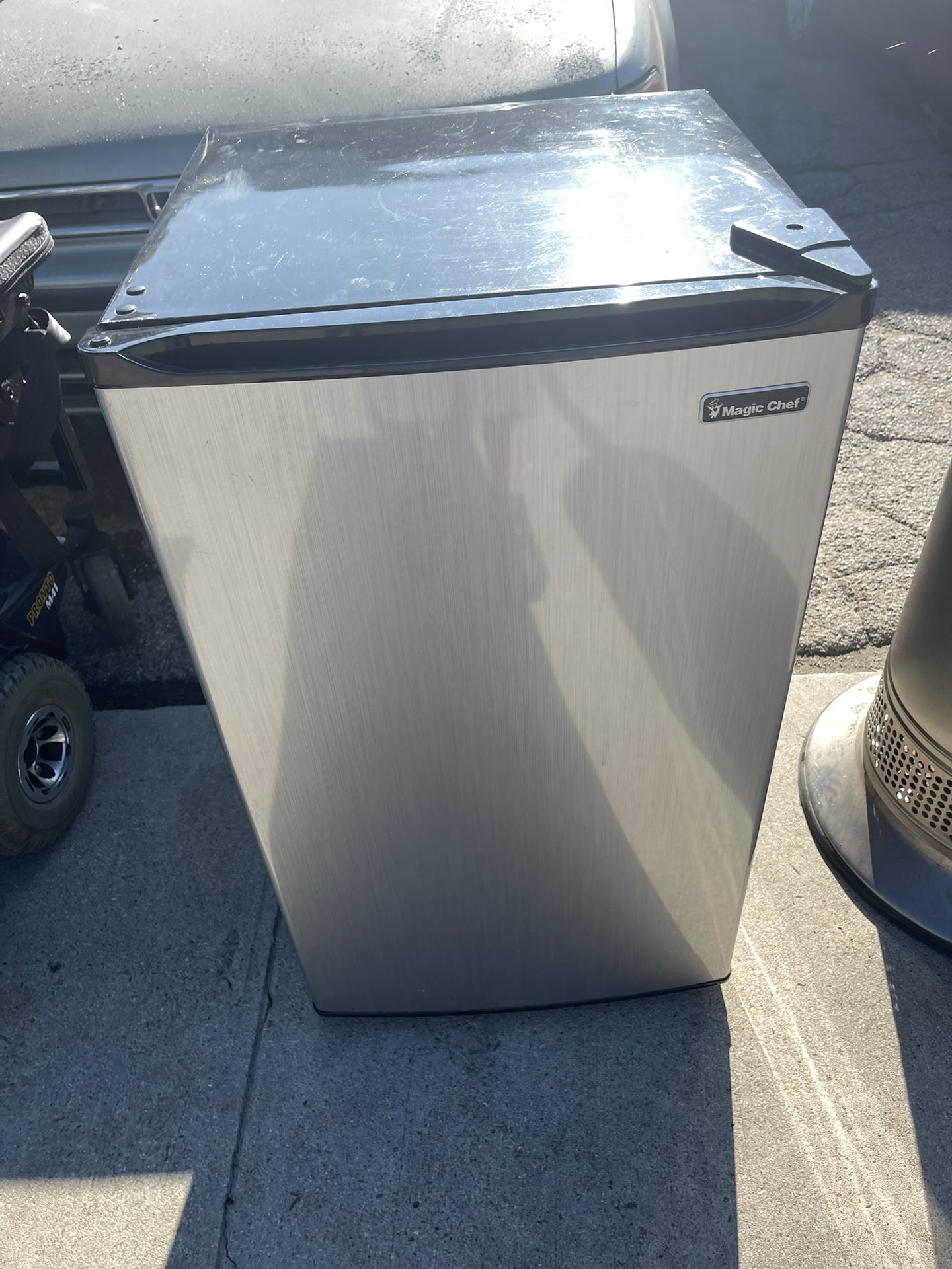 Magic Chef Mini Fridge