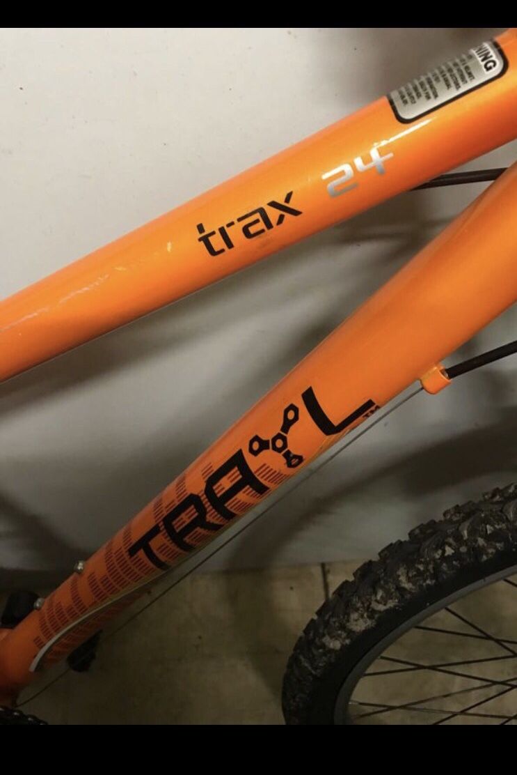 Trax 24 online inch bike